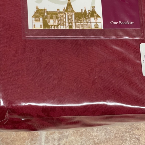 Biltmore Vista Quilt One Bedskirt Queen Red NEW NOS 60”X80” For Your House Belk. - Picture 11 of 13